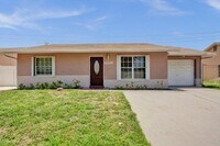 Building Photo - 6214 Wauconda Way W