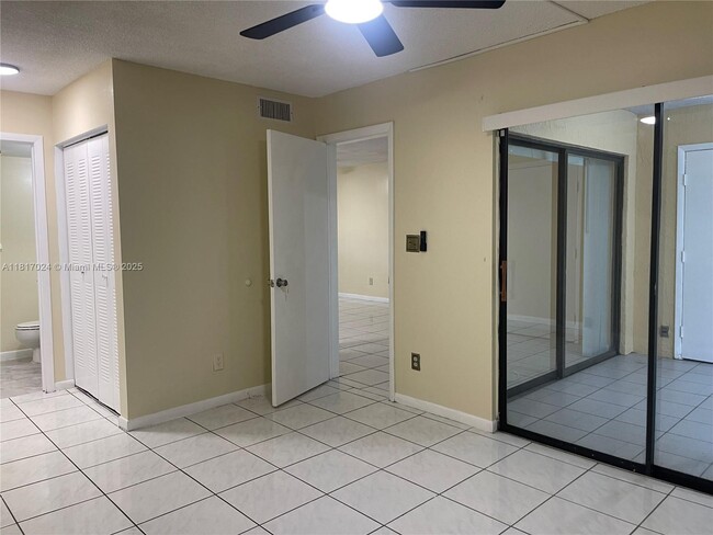 Building Photo - 3252 Foxcroft Rd