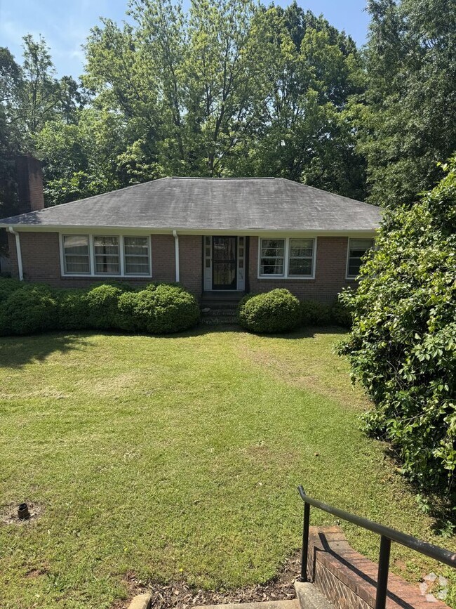 Building Photo - Fantastic Location & Price