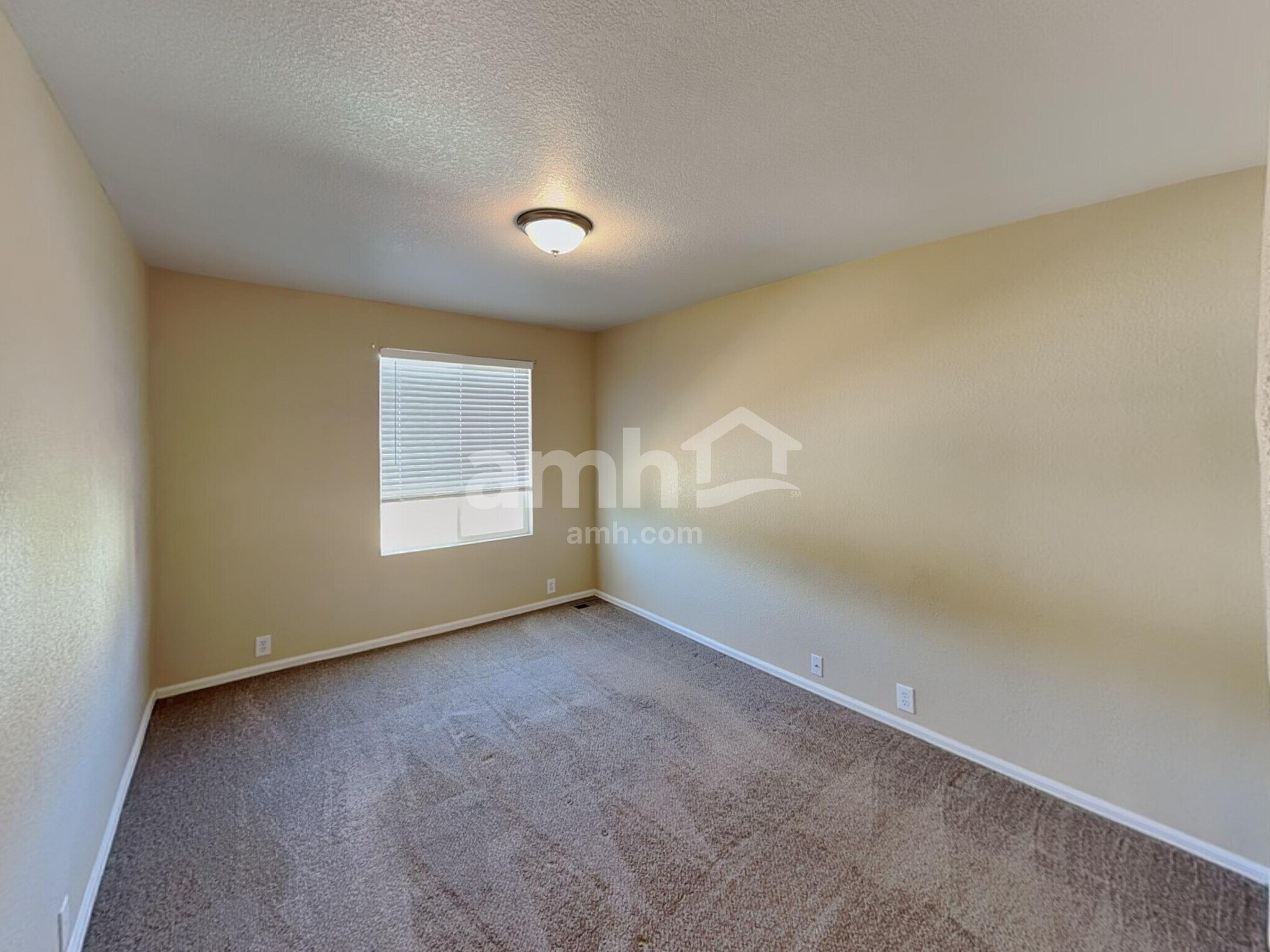 Building Photo - 15625 E 99th Ave