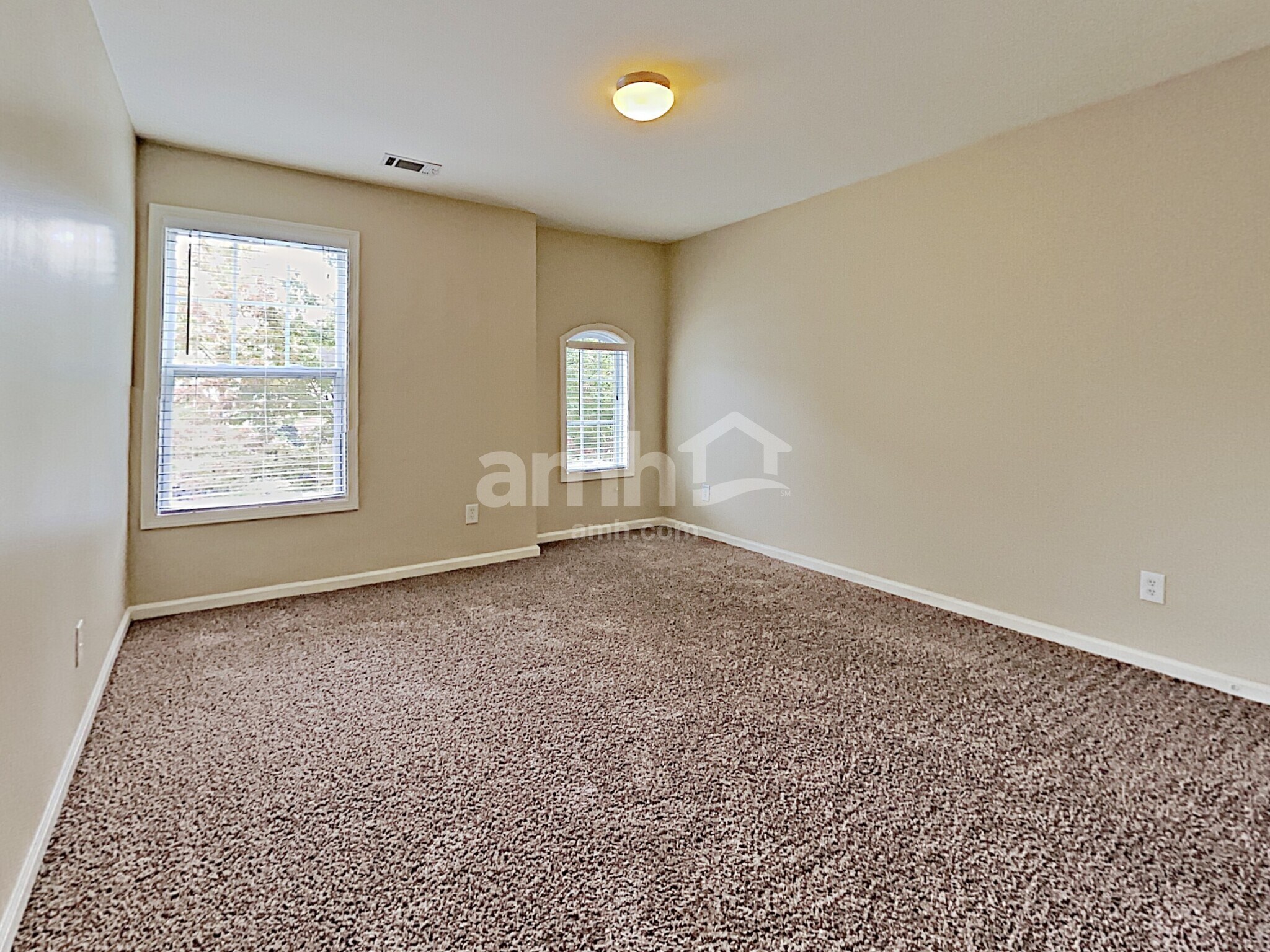 Building Photo - 2313 Worrall Hill Dr