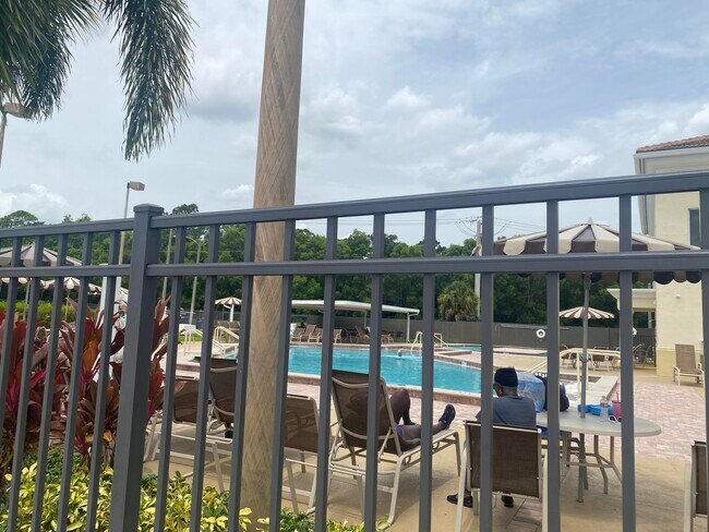 Building Photo - 95 Hastings E