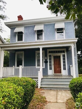 Building Photo - Charming 3bdrm/1.5bth Home Conveniently Lo...