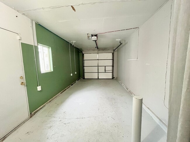 Building Photo - 1803-1805 Madrone Avenue