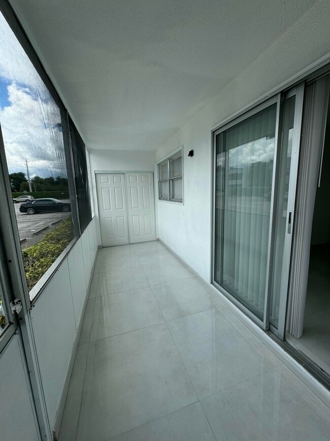 Building Photo - 440 Saxony Ln