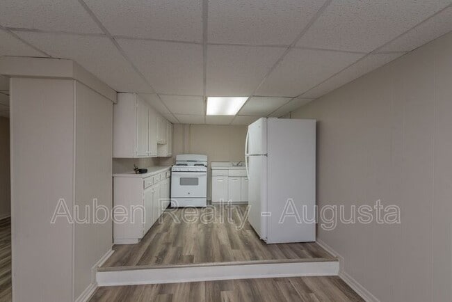 Building Photo - 1547 Heath St