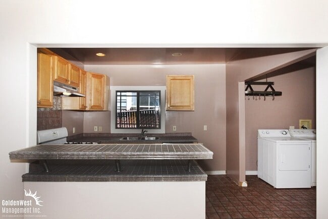 Building Photo - Beautiful 2Bdm 1.5Ba Home in the Heart of Los Angeles