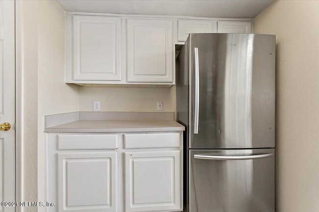 Building Photo - 13703 Richmond Park Dr N