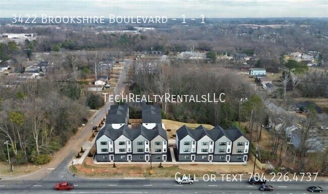 Building Photo - 3422 Brookshire Blvd