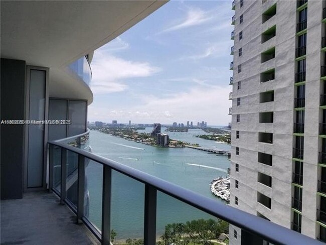 Building Photo - 488 NE 18th St