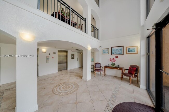 Building Photo - 9340 Fontainebleau Blvd