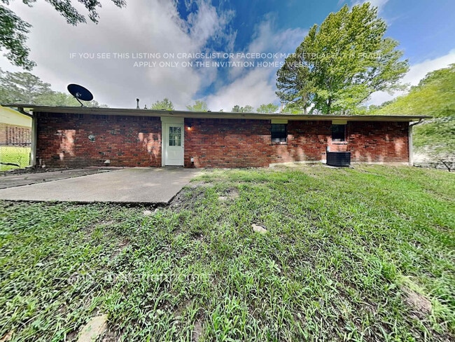 Building Photo - 1806 Oriole Trail