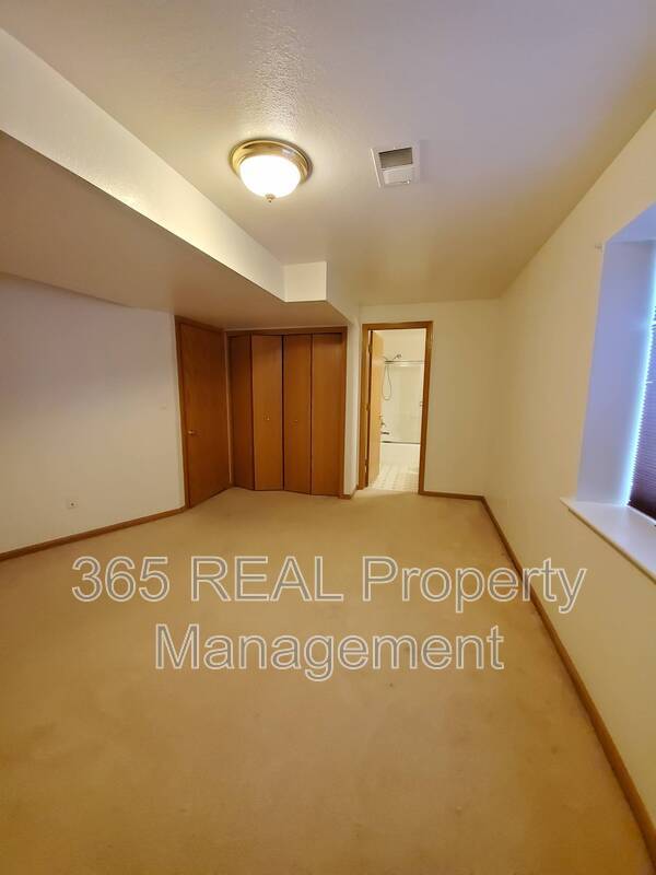 Building Photo - 5601 W 18th St
