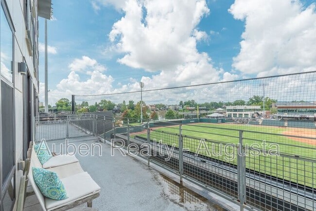 Building Photo - 111 Railroad Ave