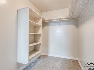 Building Photo - 4-Bedroom, 2.5-Bath Home with a 3-Car Gara...