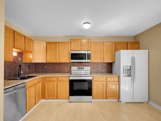 Building Photo - $2,295.00, 2-bed, 3-bath Condo in Westmins...