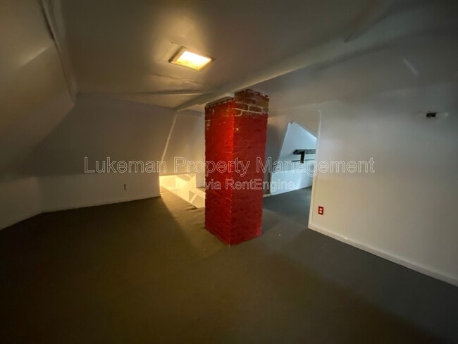 Building Photo - 1020 W Kalamazoo Ave