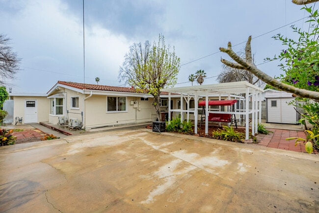 Building Photo - Furnished 3BR Glendora Home | Quiet Retreat + Parking