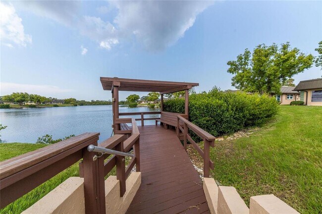 Building Photo - 4112 Hampton Dr