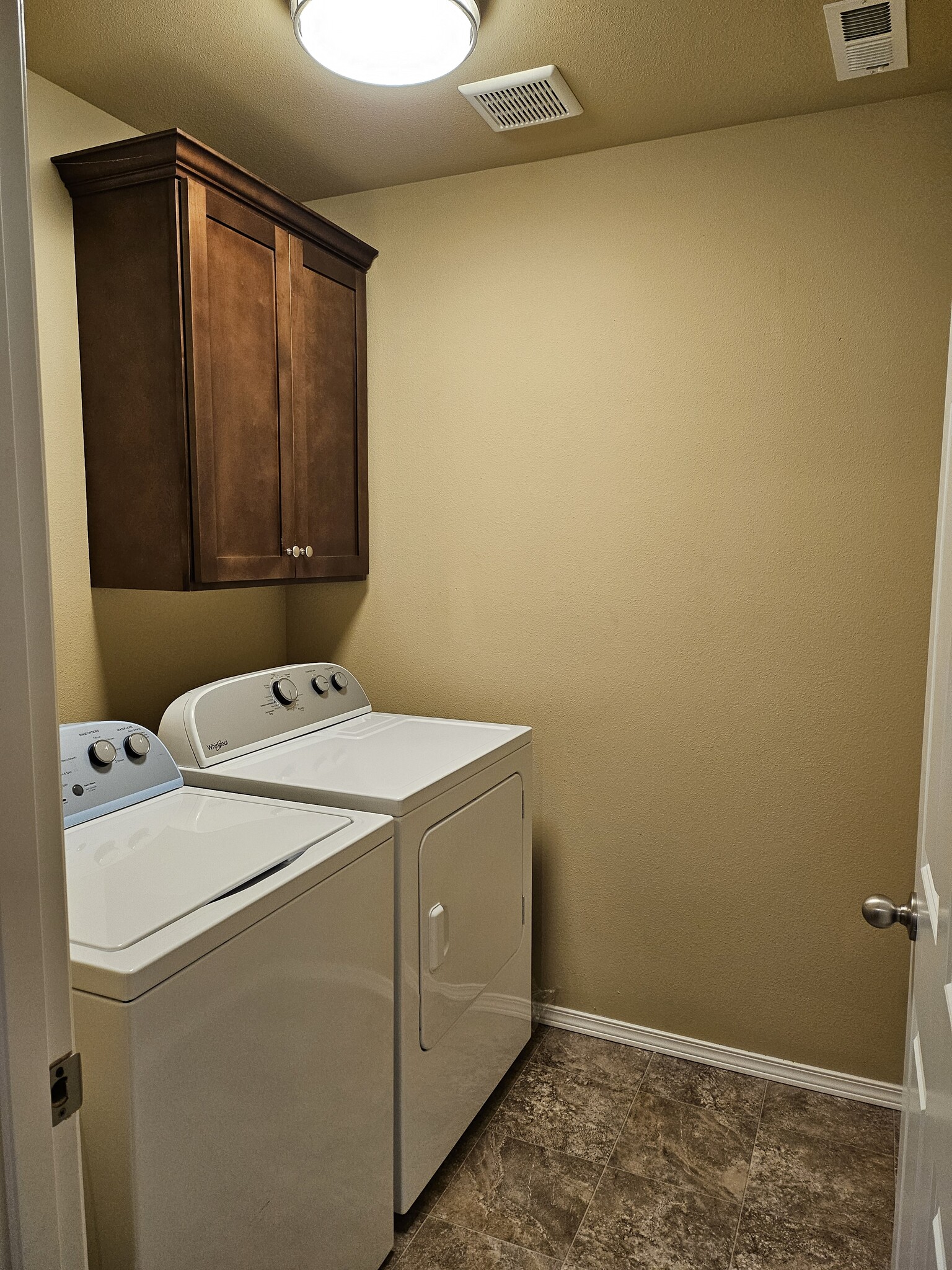 laundry rm - 623 Rivenhurst St