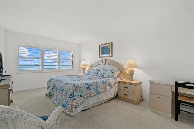 Building Photo - 255 The Esplanade N