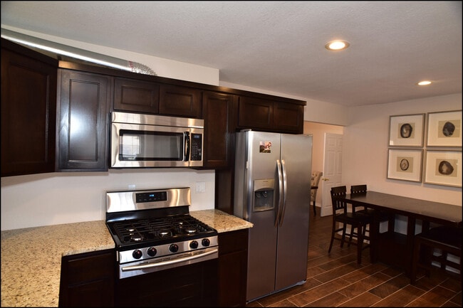 Building Photo - 7229 Canyon Run Dr
