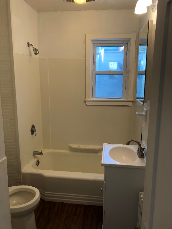 Building Photo - 200 Walnut St