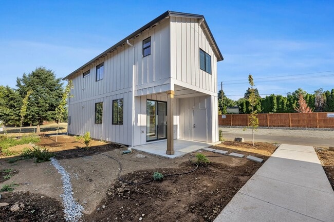 Building Photo - 9913 NE 46th Ct