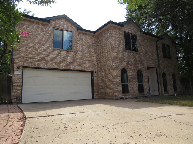 Building Photo - 2308 Darwin Cir