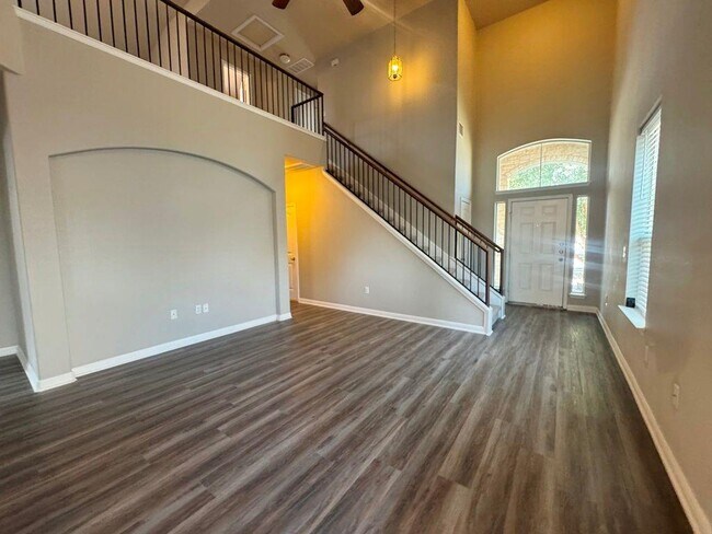 Building Photo - 120 Kingfisher Ln