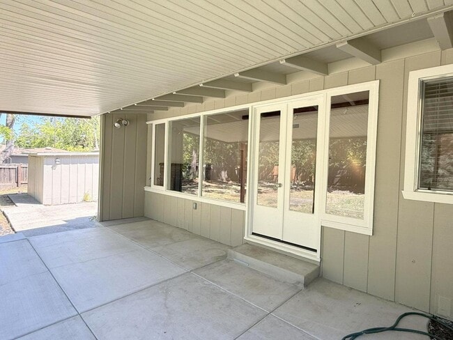 Building Photo - REDUCED ! Sprawling Westside Walnut Creek ...