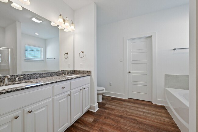 Building Photo - Must see Community near LSU!