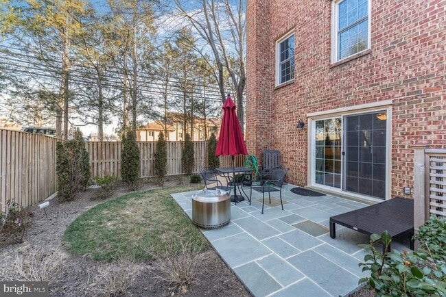 Building Photo - 6400 Fleetside Ct