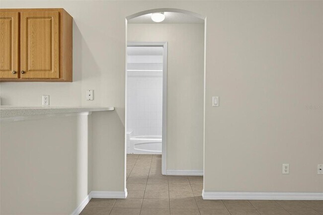Building Photo - 83 Lynbrook Dr