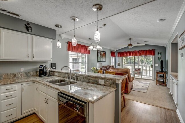 Building Photo - Lovely, Furnished Two- Bedroom, Two-Bath Condo in River Oaks Available Soon!