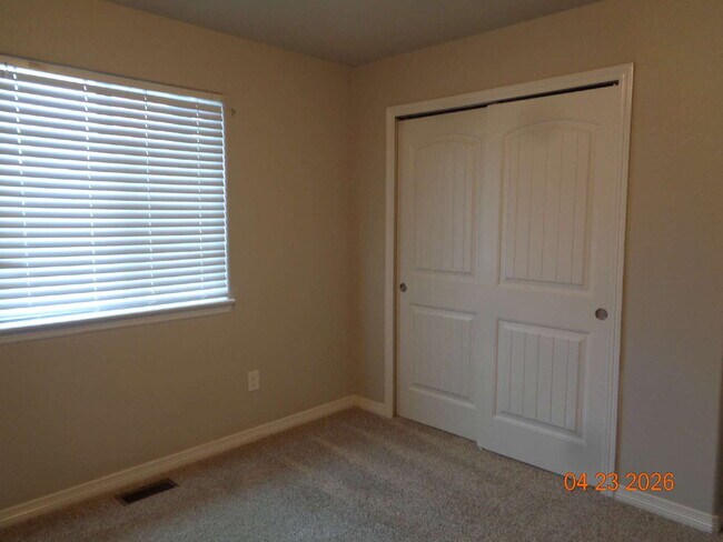 Building Photo - Lorson Ranch beauty