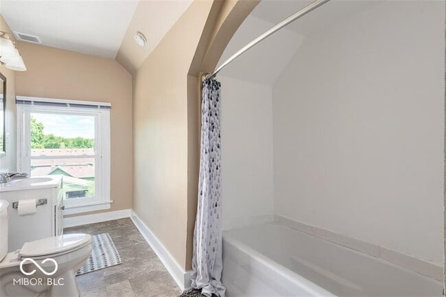 Building Photo - 509 N Meridian St