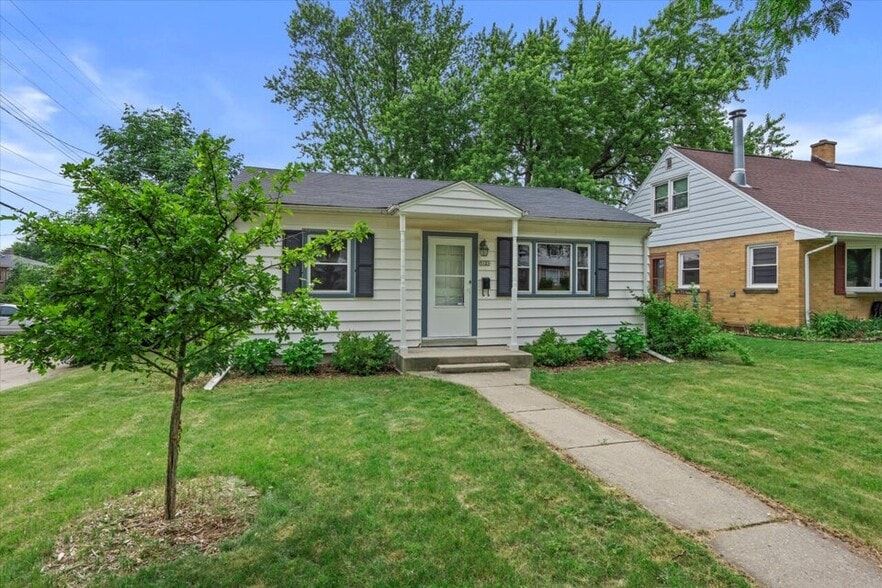Primary Photo - 3121 N 93rd St