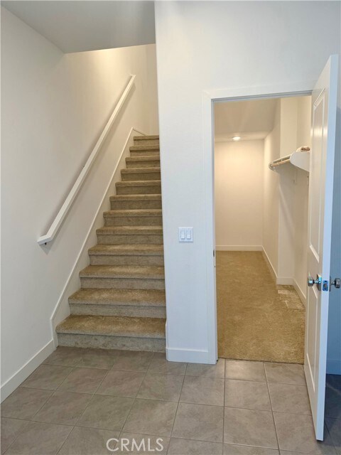 Building Photo - 2048 Hollyleaf Ter