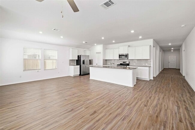 Building Photo - 416 Escondido Cir