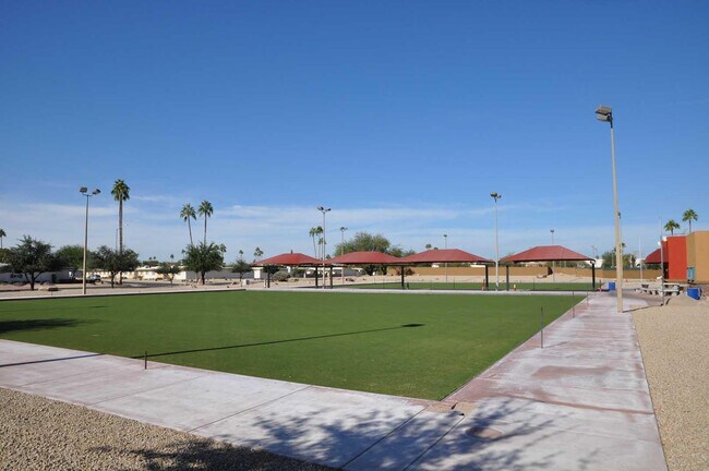 Building Photo - 10537 W La Jolla Dr
