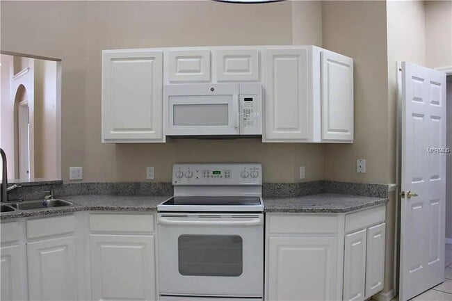 Building Photo - 7057 Cascade Ct
