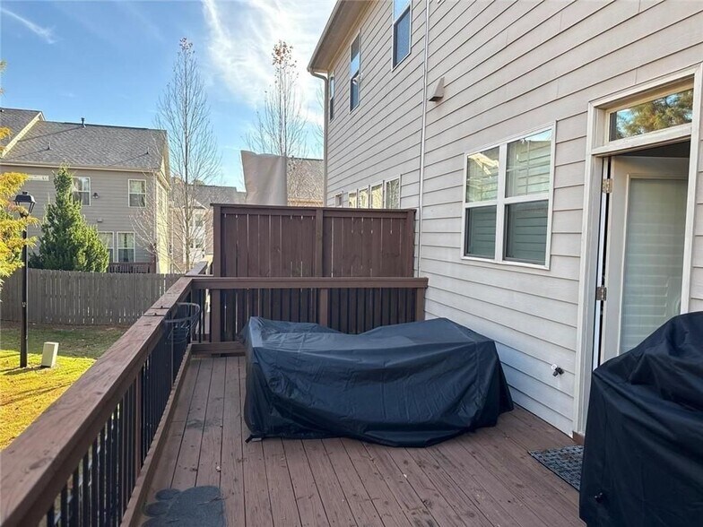 Building Photo - 2141 Coventry Dr