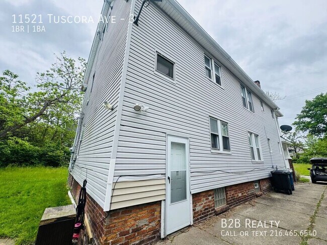 Building Photo - 11521 Tuscora Ave