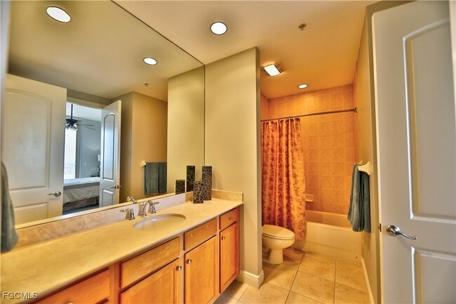 Building Photo - 2104 W First St