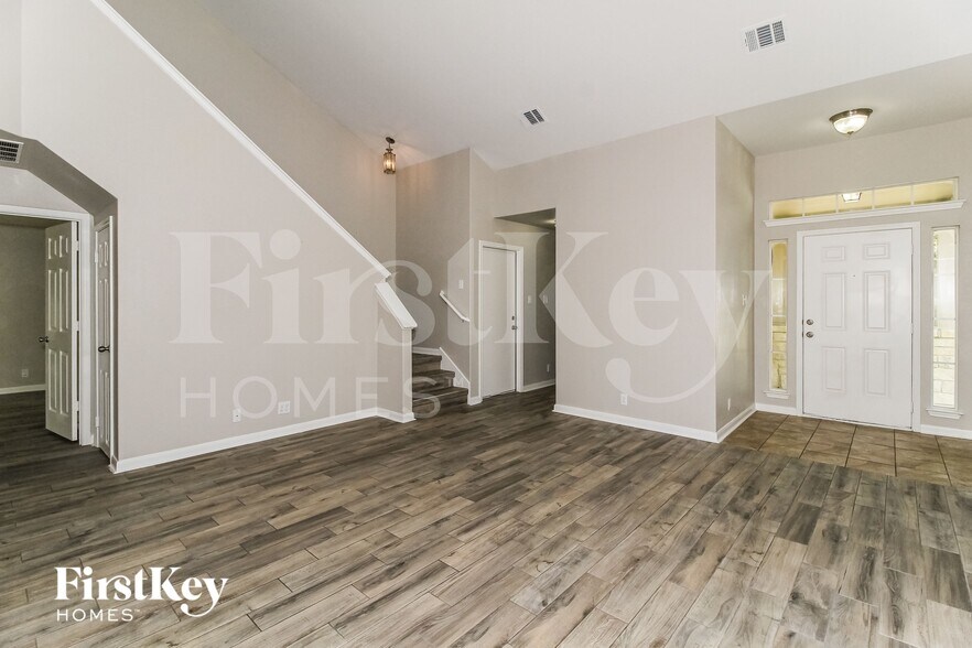 Building Photo - 2138 Brinkley Dr