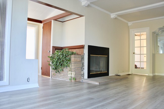 charming home - 3549 Schaefer St