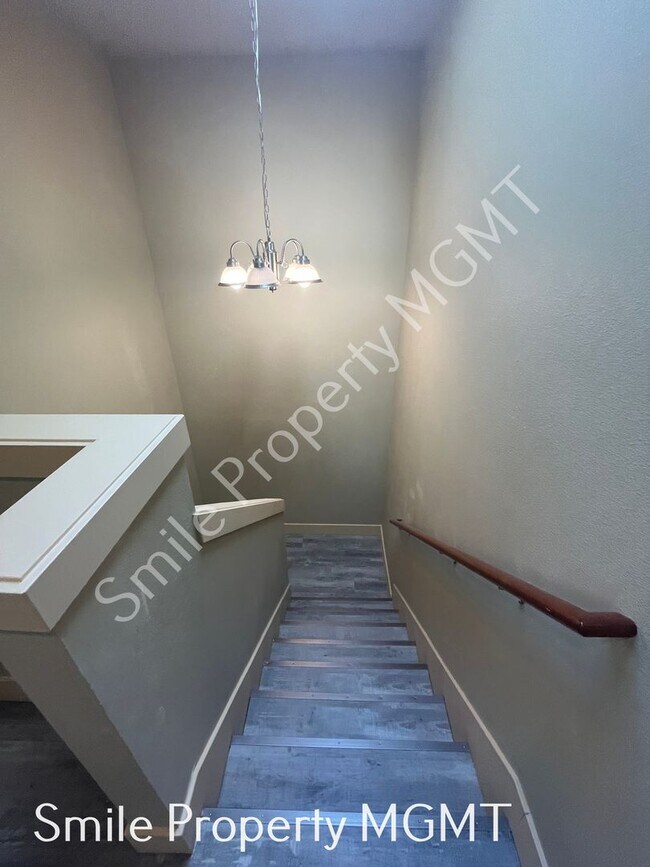 Building Photo - 5938 SE 136th Ave
