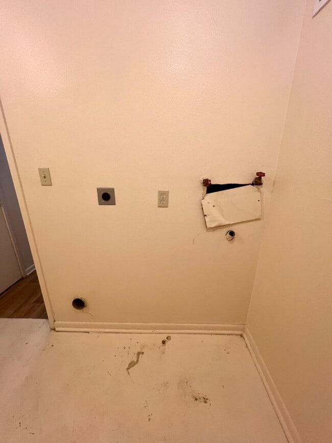 Building Photo - Three bedroom now ready