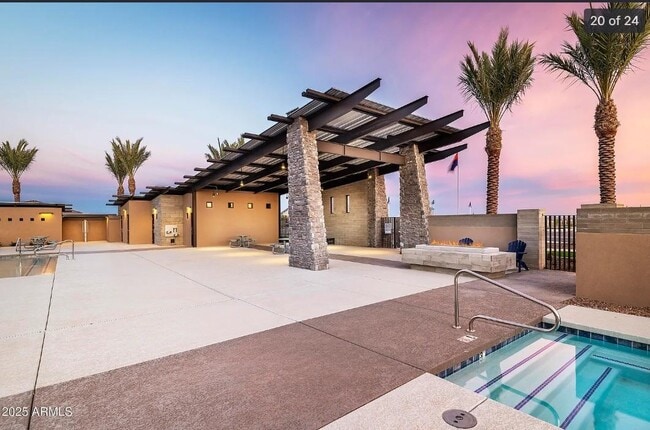 Building Photo - 23158 E Saddle Way